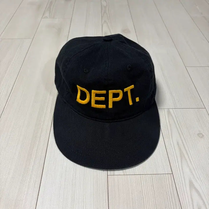 [SOLD OUT] 갤러리디파트먼트 DEPT 자수로고 공용 볼캡 DH-90147 BLCK