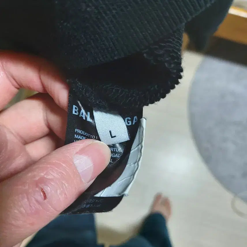 [BUNJANG] Balenciaga Wave Logo Sweatshirt / 발렌시아가 웨이브 로고 블랙 맨투맨