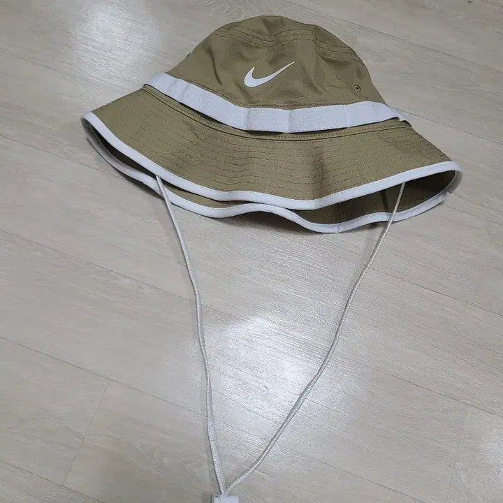 [BUNJANG] Nike Apex Bucket Hat L Parachute Beige / 나이키 에이펙스 버킷햇 L 파라슈트 베이지
