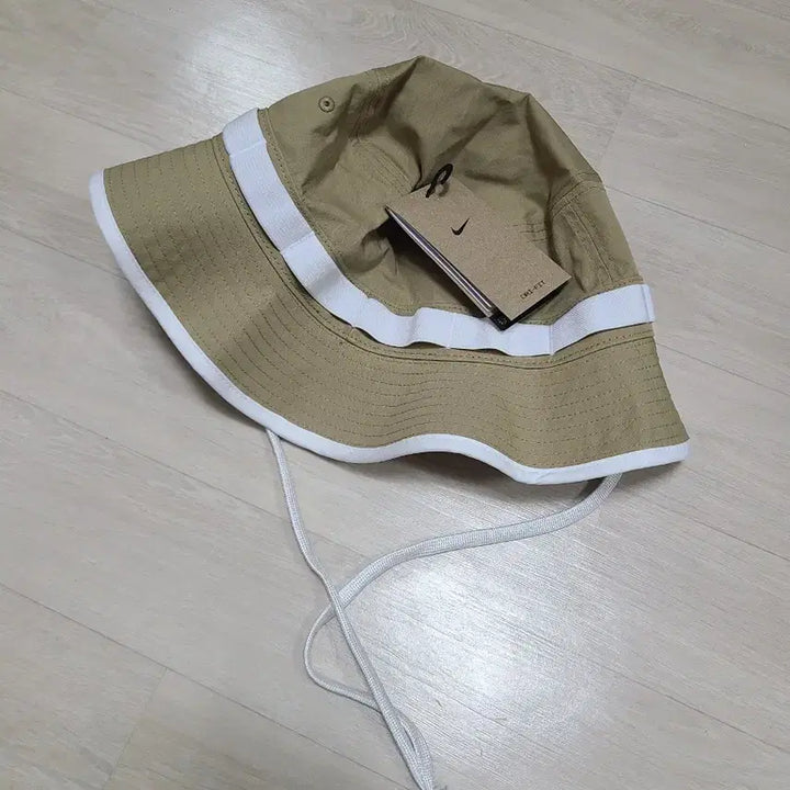 [BUNJANG] Nike Apex Bucket Hat L Parachute Beige / 나이키 에이펙스 버킷햇 L 파라슈트 베이지