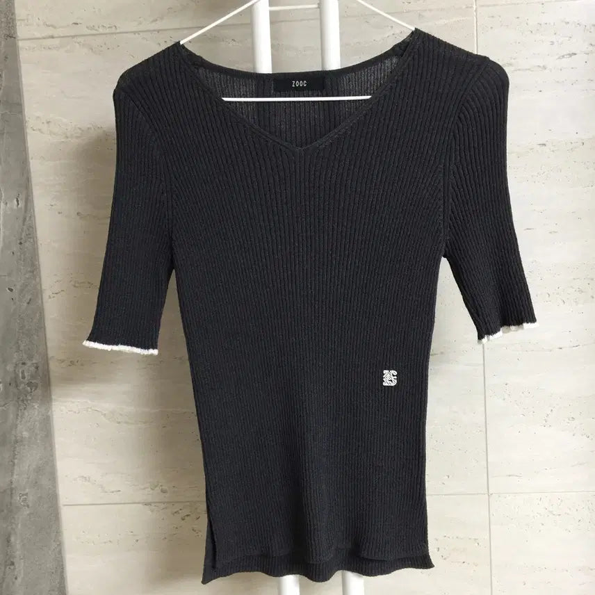 [BUNJANG] ZOOC V-Neck Half Sleeve Knit (Free Size) / ZOOC 주크 23 브이넥 하프 슬리브 니트 free