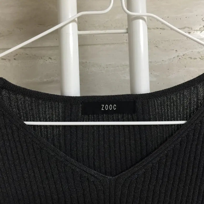[BUNJANG] ZOOC V-Neck Half Sleeve Knit (Free Size) / ZOOC 주크 23 브이넥 하프 슬리브 니트 free