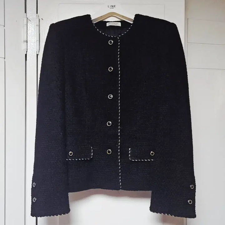 [BUNJANG] DANA PARIS Black Gold Button Tweed Jacket / DANA PARIS 블랙 금장 트위드자켓