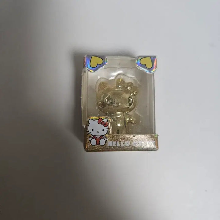 [BUNJANG] Hello Kitty Gold Mini Figure / 헬로키티 골드 미니 피규어