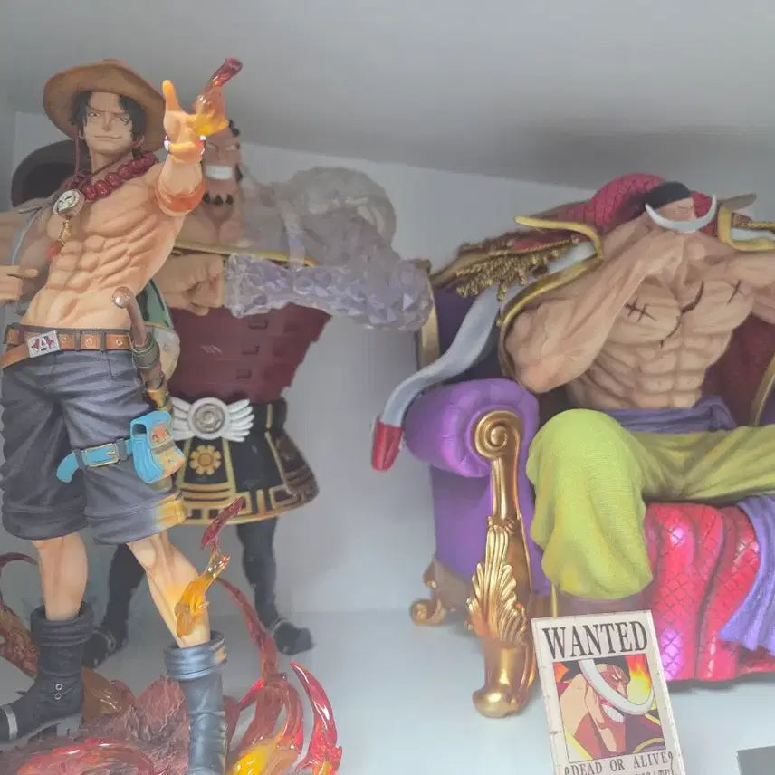[BUNJANG] Brainhole Whitebeard Statue Resin Figure / [레진] brainhole 흰수염 좌상