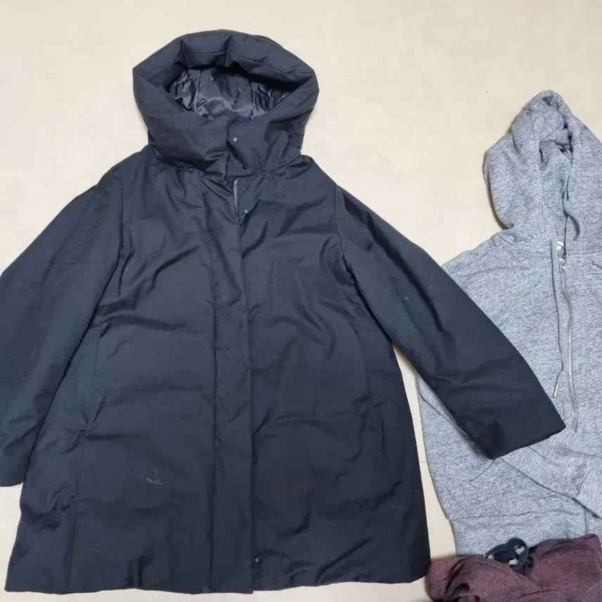 [BUNJANG] Bundle Set: Uniqlo Padded Jacket, H&amp;M Hoodie, Under Armour Sweatshirt, Egoist Dress, At Corner Dress / (총 6벌 합) 유니클로 패딩, H&amp;M,에고이스트 원피스 외: 합 8천