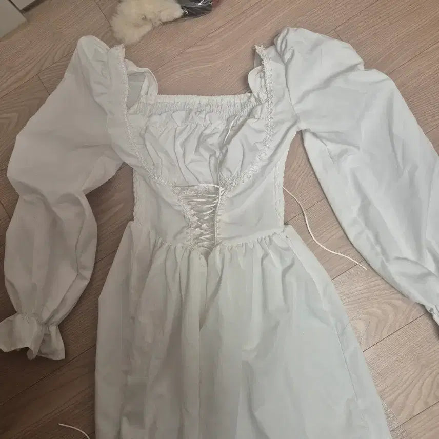 [BUNJANG] Corset Detail White Lolita Dress / 코르셋 디테일 화이트 로리타 양복 드레스