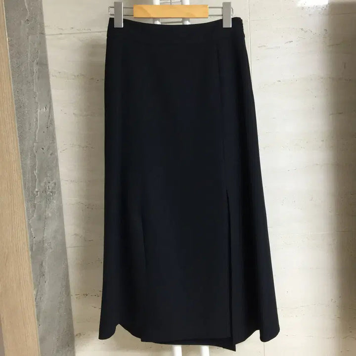 [BUNJANG] It MICHAA Slit Long Skirt Black / 잇미샤 슬릿 롱 스커트 25