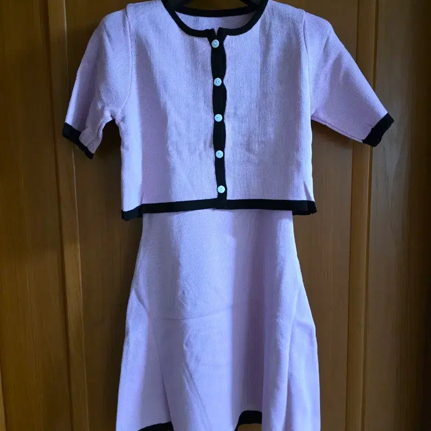 [BUNJANG] Black Trim Cami Dress &amp; Cardigan Set / (새상품) 검정 테두리 포인트 끈나시 원피스&amp;가디건 셋트..핑크빛&amp;연보라