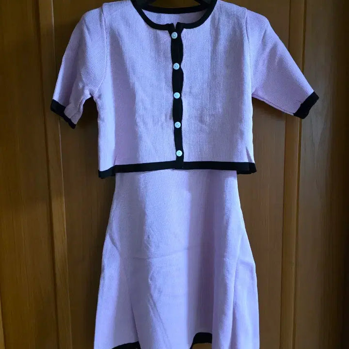 [BUNJANG] Black Trim Cami Dress &amp; Cardigan Set / (새상품) 검정 테두리 포인트 끈나시 원피스&amp;가디건 셋트..핑크빛&amp;연보라