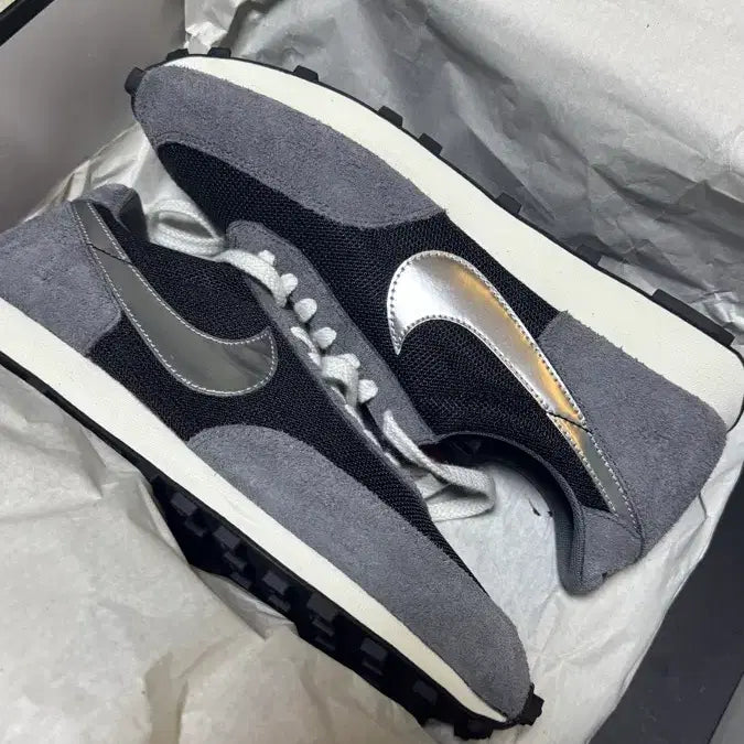 [BUNJANG] Nike Daybreak Metallic Silver 280 / 나이키 데이브레이크 메탈릭 실버 280 새상품