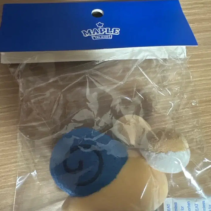 [BUNJANG] Lotte World Limited Maple Blue Snail Hairpin / 롯데월드 한정 달팽이 머리핀 새상품