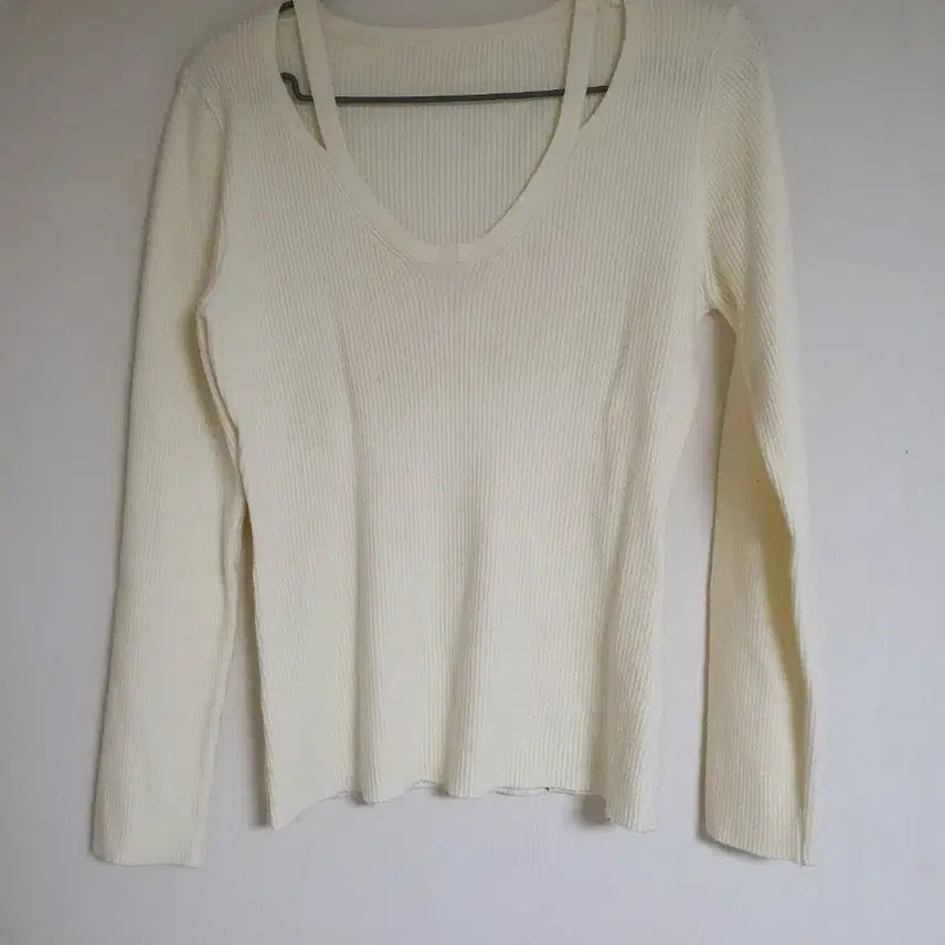 [BUNJANG] Ivory Ribbed Knit Top with Neck Tie / 예쁜 니트티