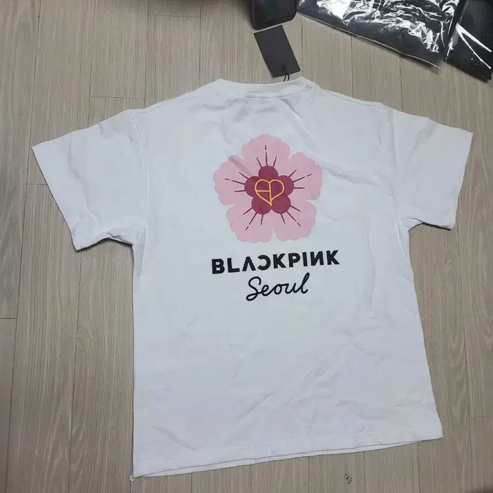 [BUNJANG] Blackpink Seoul White T-shirt / 블랙핑크 서울 반팔 티셔츠 화이트 새상품