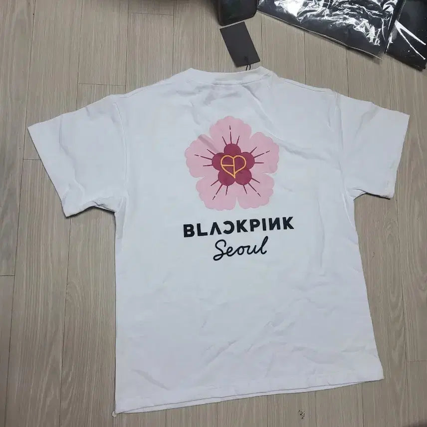 [BUNJANG] Blackpink Seoul White T-shirt / 블랙핑크 서울 반팔 티셔츠 화이트 새상품