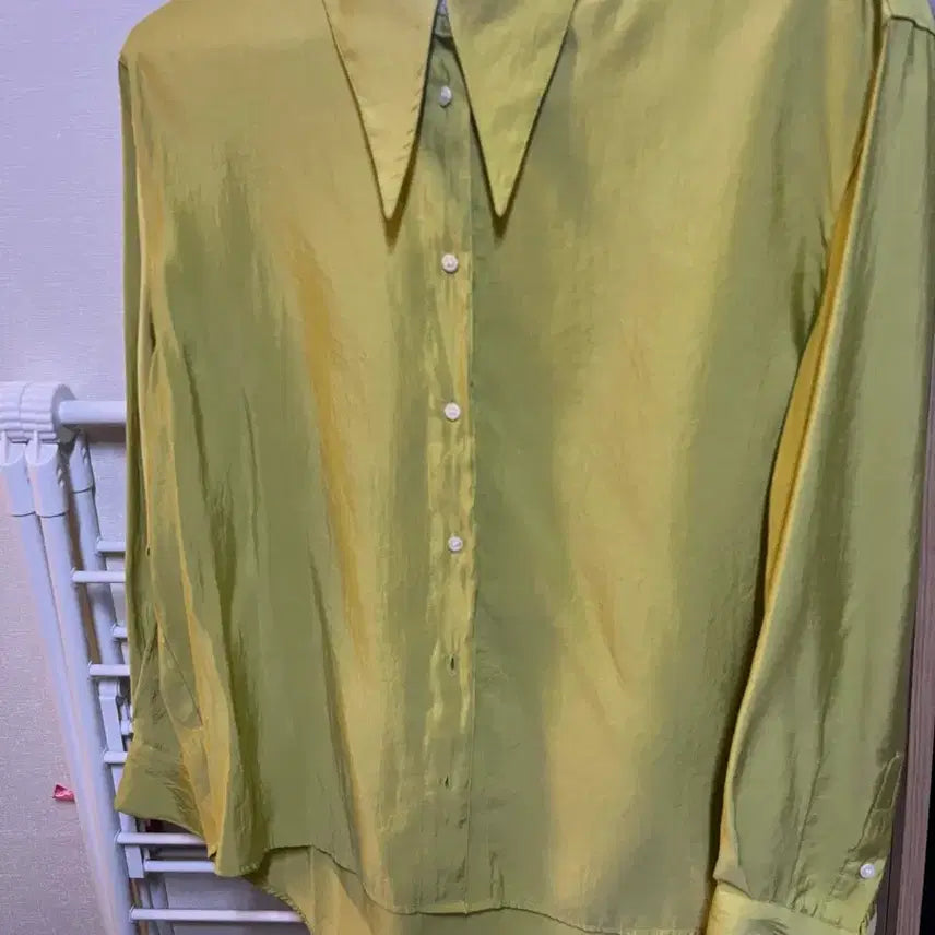 [BUNJANG] Bring Bling Glossy Blouse / (극미중고) bring 블링 글로시 블라우스 (정가55900원)