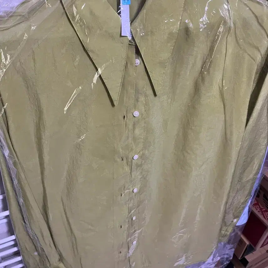 [BUNJANG] Bring Bling Glossy Blouse / (극미중고) bring 블링 글로시 블라우스 (정가55900원)