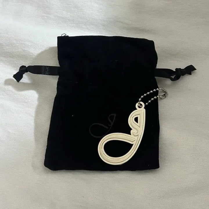 [BUNJANG] Jennie Beats Pop-Up J Keyring / 제니 비츠 팝업 J키링
