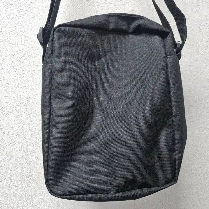 [SOLD OUT] 아디다스 블랙 메신저백 크로스백 18*24*8