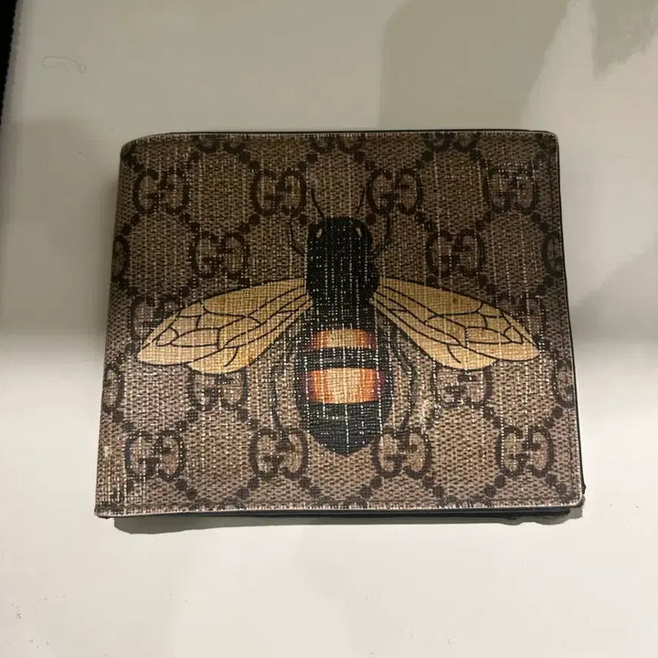 [BUNJANG] Gucci GG Supreme Bee Bifold Wallet / 구찌 GG 수프림 꿀벌 반지갑