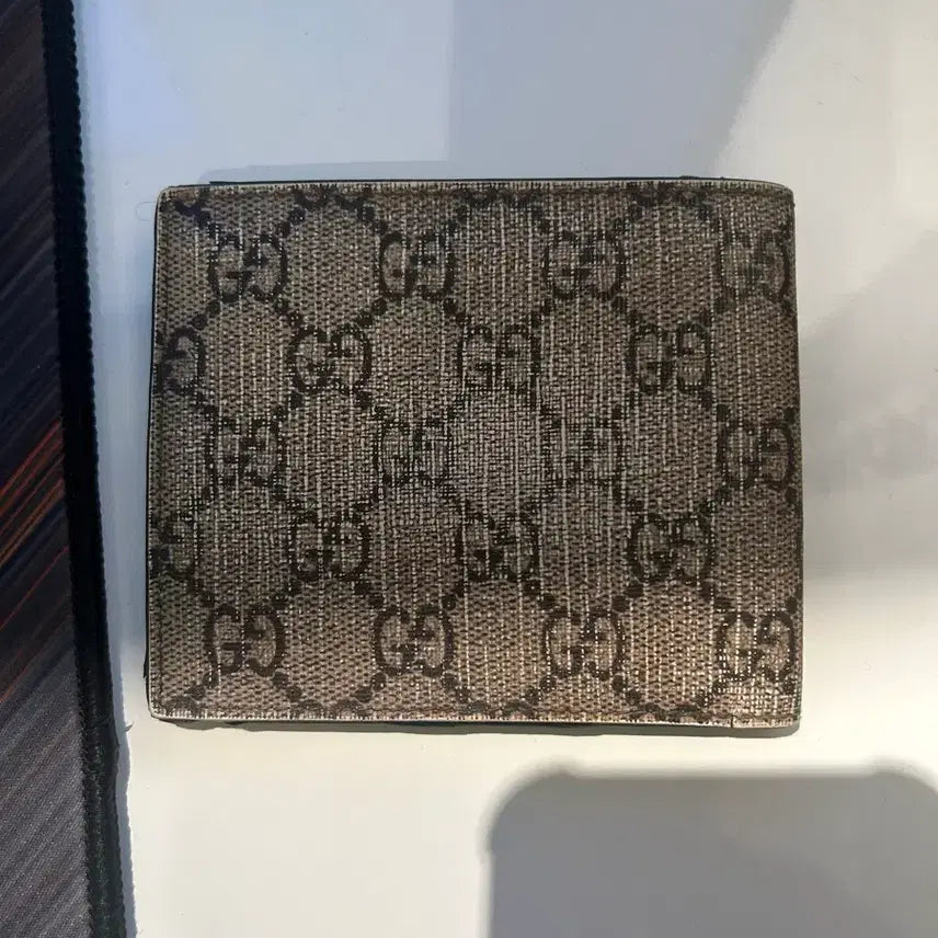 [BUNJANG] Gucci GG Supreme Bee Bifold Wallet / 구찌 GG 수프림 꿀벌 반지갑