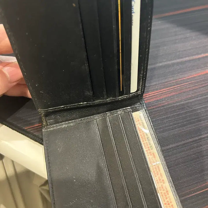 [BUNJANG] Gucci GG Supreme Bee Bifold Wallet / 구찌 GG 수프림 꿀벌 반지갑