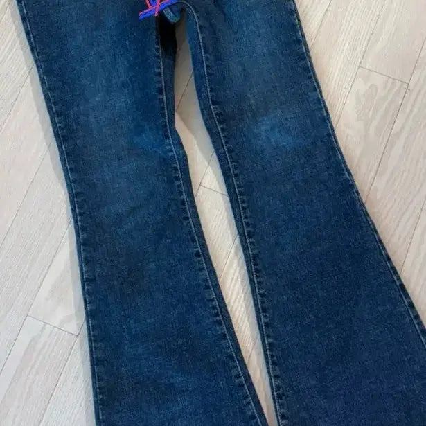 [BUNJANG] High-Waist Bootcut Jeans (S) / 새제품ㅡ넘 예쁜 하이웨스트 부츠컷 청바지 s