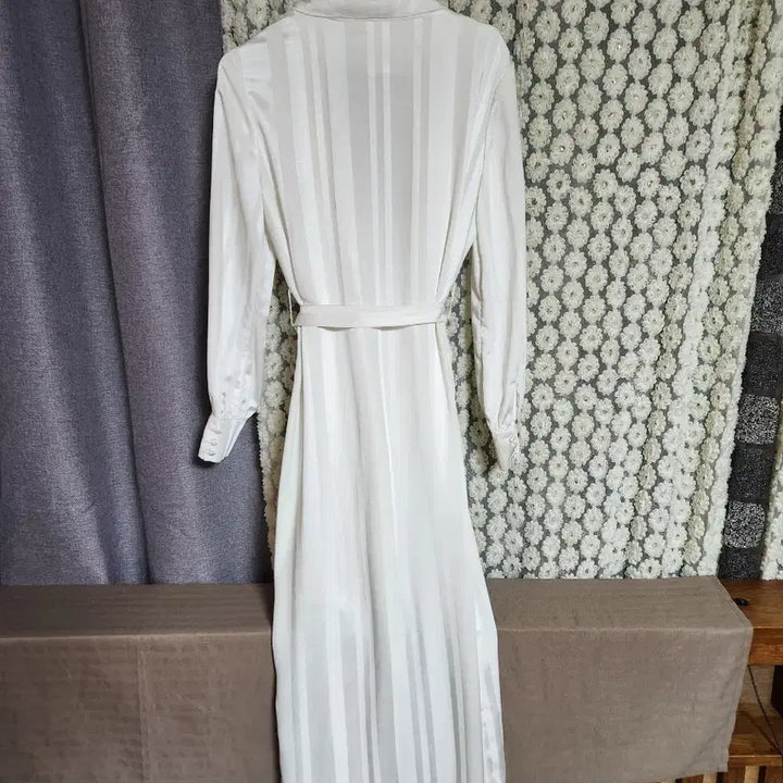 [BUNJANG] Chloé White Stripe Wrap Long Dress / 끌로에 화이트 스트라이프 랩 롱 원피스