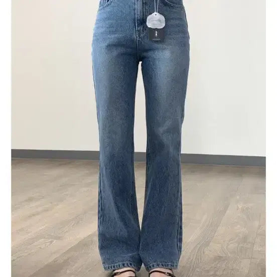 [SOLD OUT] (마른 키작녀 추천)바잇더불렛 웨더세미부츠컷 데님 XS