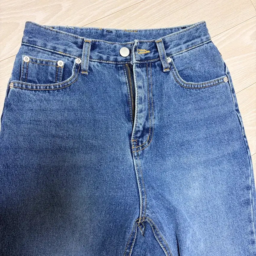 [SOLD OUT] (마른 키작녀 추천)바잇더불렛 웨더세미부츠컷 데님 XS