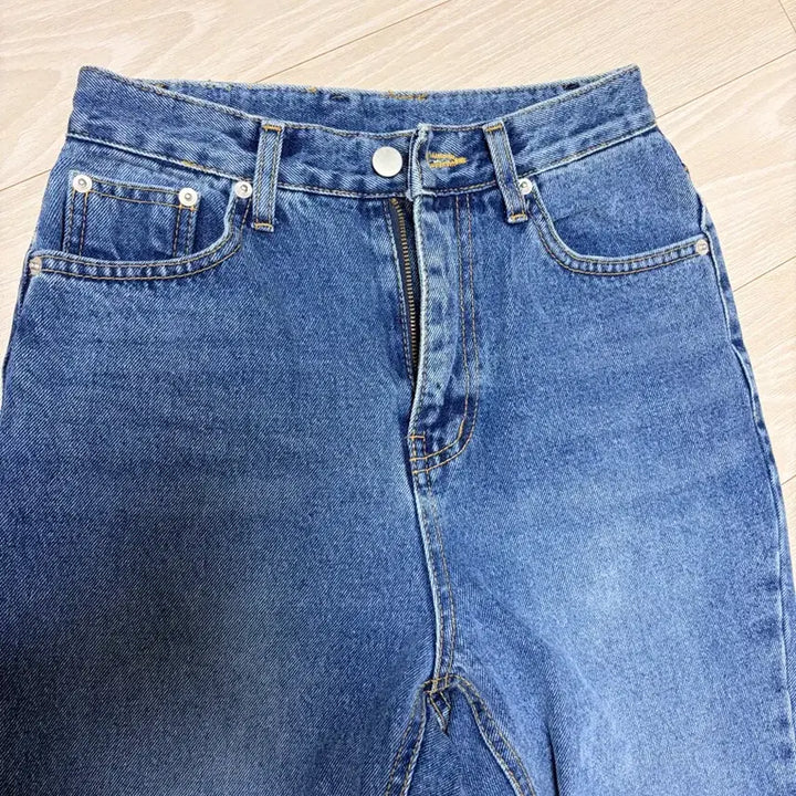 [SOLD OUT] (마른 키작녀 추천)바잇더불렛 웨더세미부츠컷 데님 XS