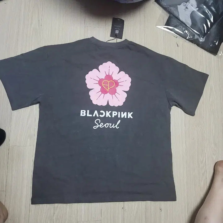 [SOLD OUT] 블랙핑크 서울 티셔츠 Dark Gray