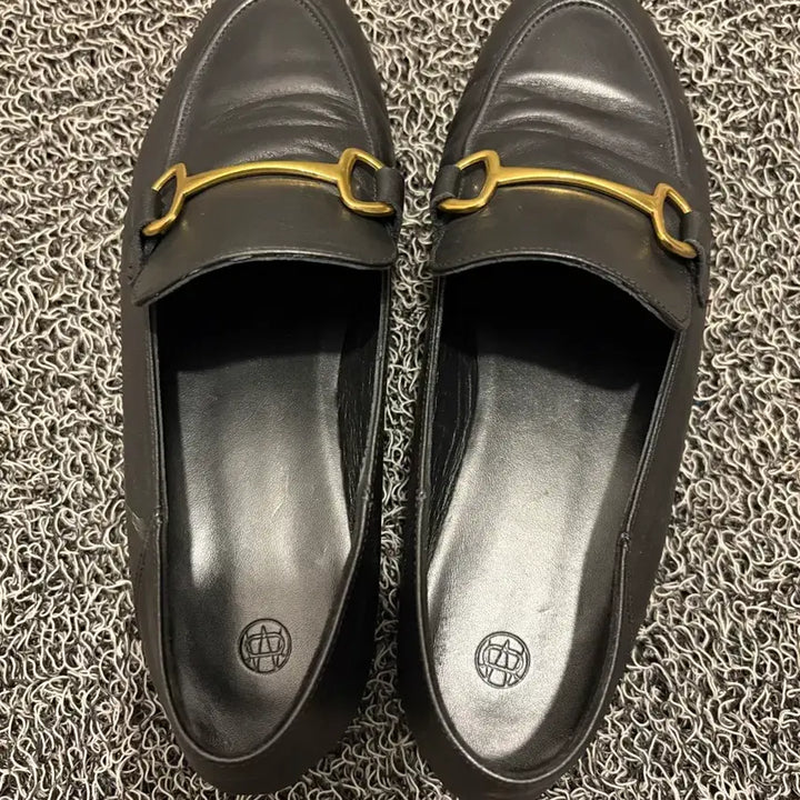 [BUNJANG] Massimo Dutti Black Leather Loafers with Gold Detail (Size 38) / 마시모두띠 로퍼 38사이즈