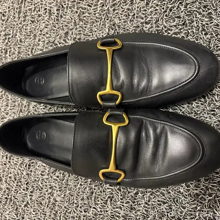 [BUNJANG] Massimo Dutti Black Leather Loafers with Gold Detail (Size 38) / 마시모두띠 로퍼 38사이즈