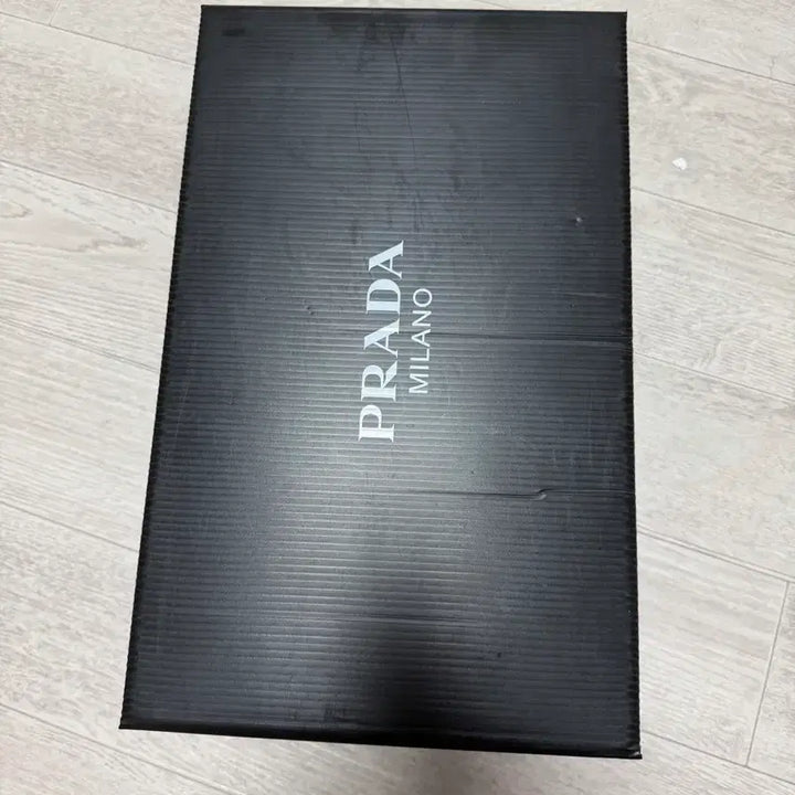 [SOLD OUT] 프라다 나일론 개버딘 트라이앵글 로고 스니커즈(교신가능)