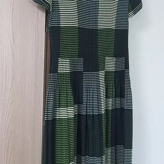 [BUNJANG] Check Pattern Pleated Short Sleeve Dress / 체크 패턴 플리츠 반팔 원피스