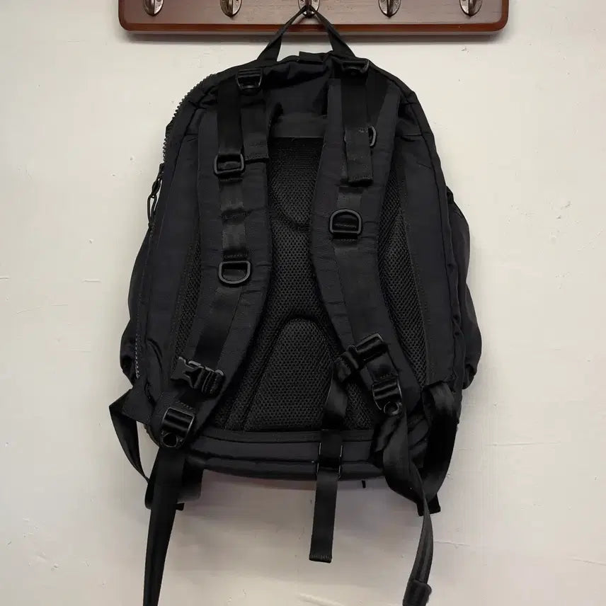 [BUNJANG] New Era Utility Black Backpack / 뉴에라 유틸리티 블랙 백팩