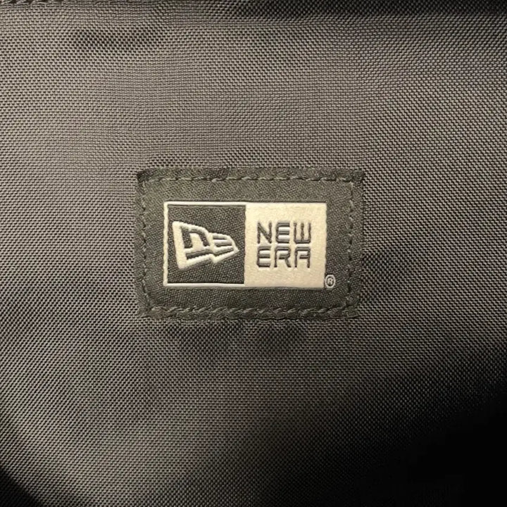 [BUNJANG] New Era Utility Black Backpack / 뉴에라 유틸리티 블랙 백팩