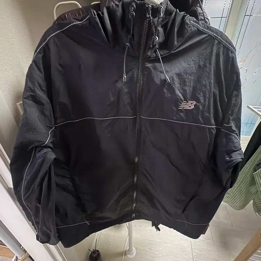 [BUNJANG] New Balance Windbreaker Jacket / 뉴발란스 바람막이