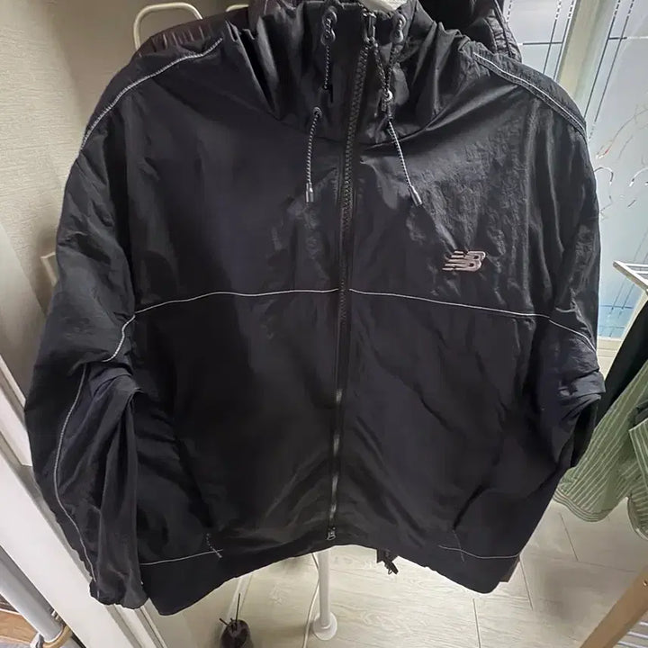 [BUNJANG] New Balance Windbreaker Jacket / 뉴발란스 바람막이