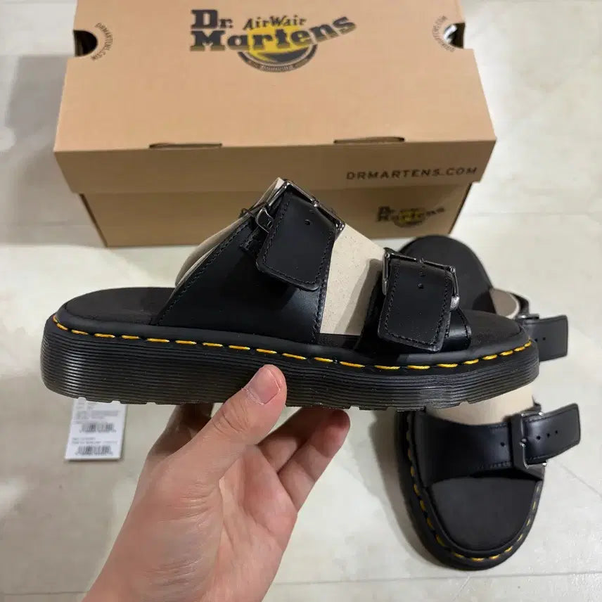 [BUNJANG] Dr. Martens Joseph Anolin Leather Buckle Slide Sandals / 새상품(230)닥터마틴 조세프 아날린 레더 버클 슬라이드 샌들