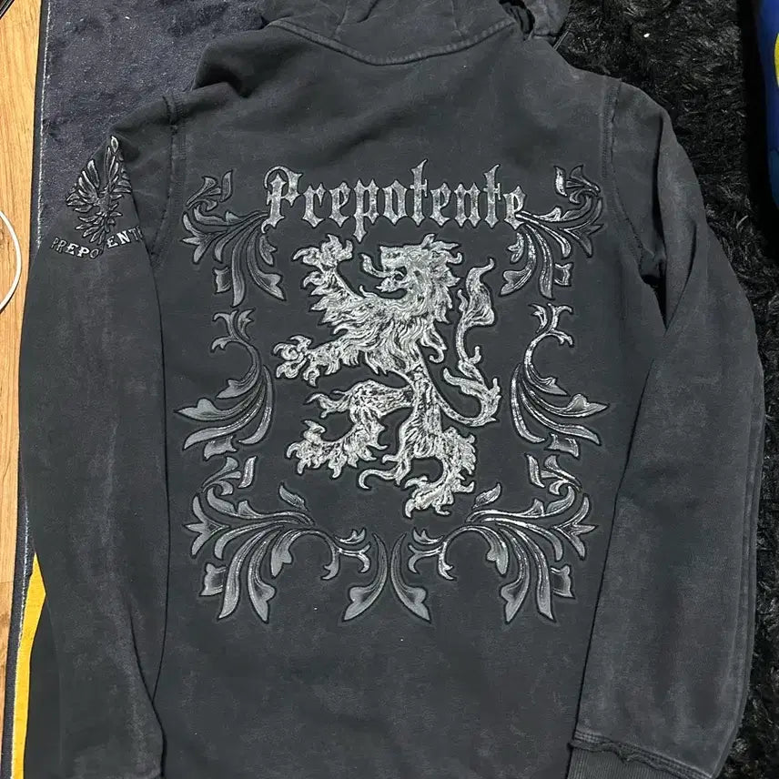 [BUNJANG] Prepotente Black Printing Hoodie Zip-up / Prepotente 블랙 프린팅 후드집업