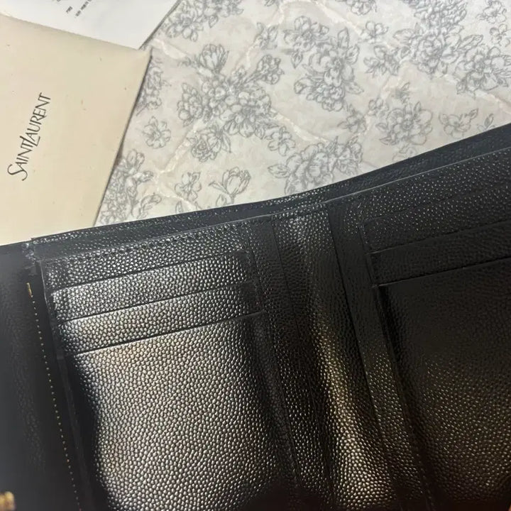 [BUNJANG] Saint Laurent Matelasse Tri-Fold Wallet / 백화점정품,풀박스)생로랑 마틀라세 3단 반지갑