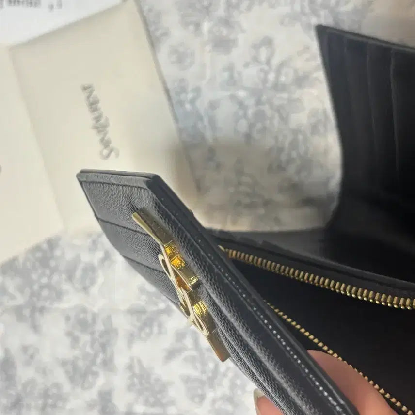 [BUNJANG] Saint Laurent Matelasse Tri-Fold Wallet / 백화점정품,풀박스)생로랑 마틀라세 3단 반지갑
