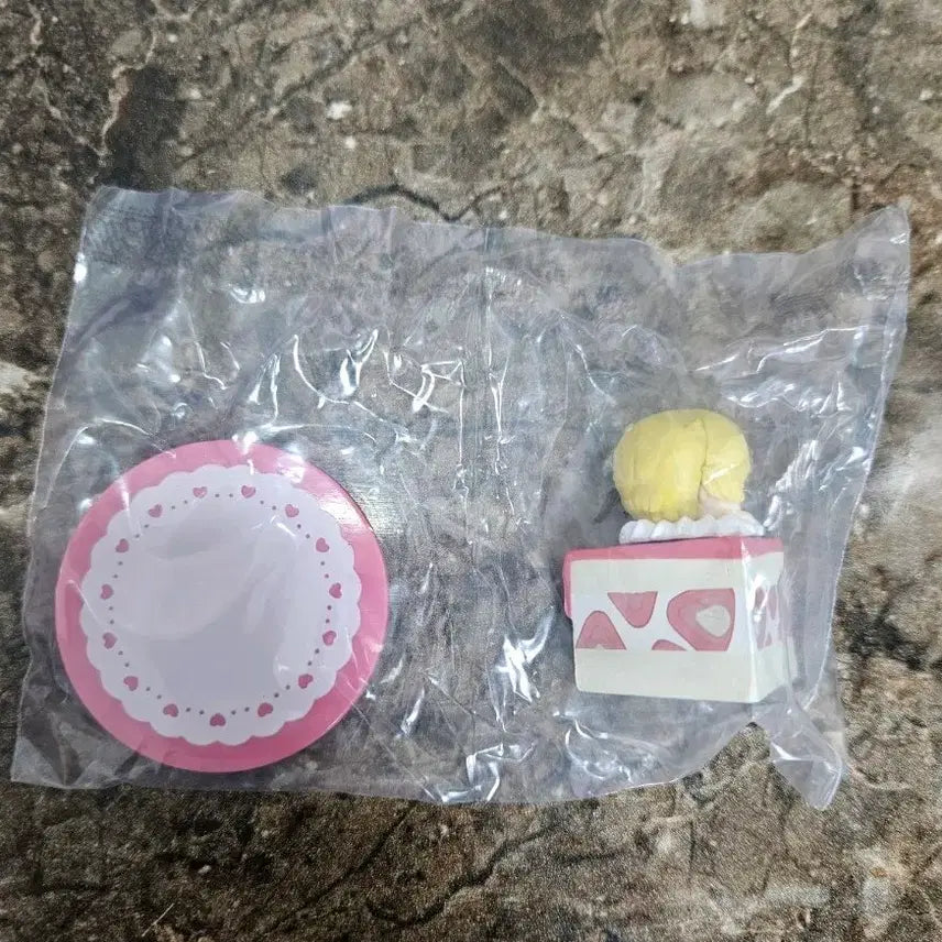 [BUNJANG] Binan Koukou Chikyuu Bouei-bu LOVE! Hakone Yumoto Cake Gacha Figure / 미남고교 지구방위부 하코네 유모토 케이크 가챠