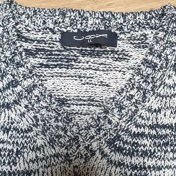 [BUNJANG] U.G.I.Z V-Neck Knit Vest - Gray / U.G.I.Z 니트 조끼 그레이