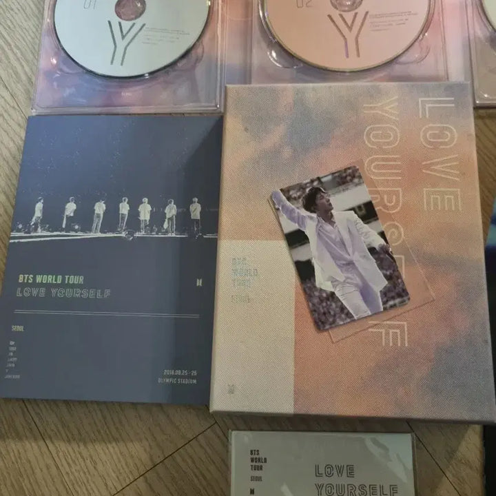 [BUNJANG] BTS J-HOPE Love Yourself in Seoul DVD Bundle Set / 방탄 럽셀서울 dvd 호석 포카포함 풀셋양도.  bts  J-HOPE