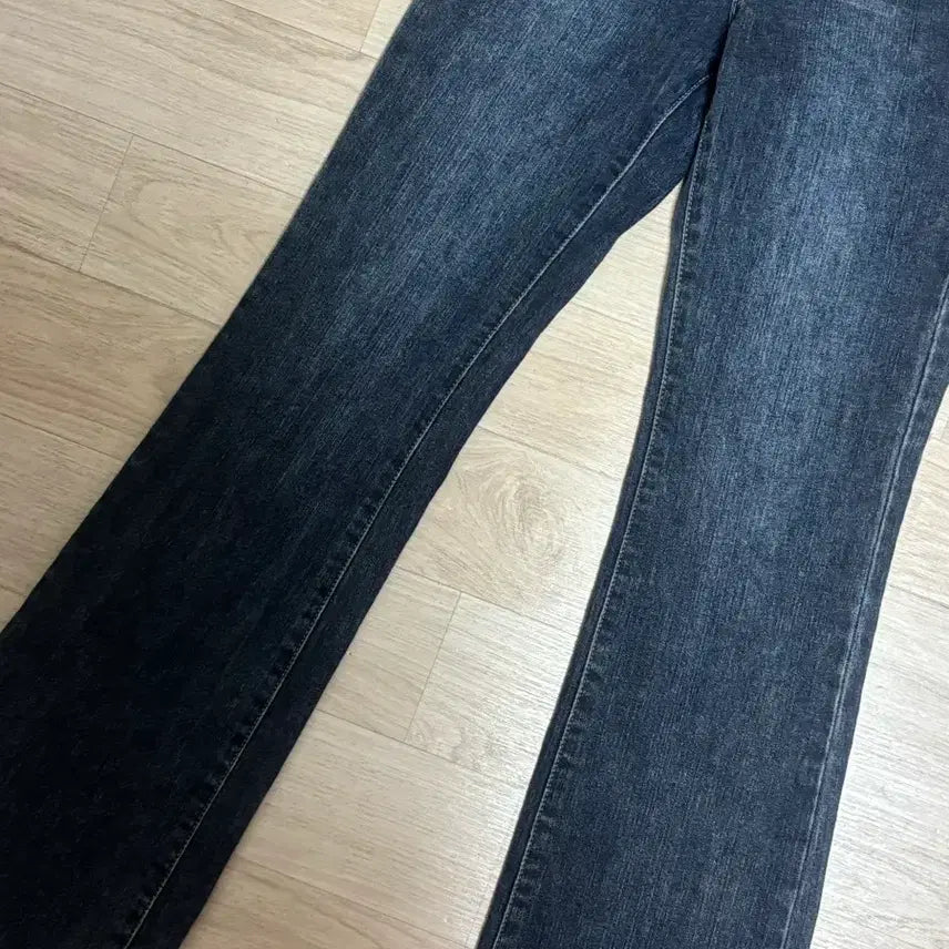 [BUNJANG] Ably High-Waist Bootcut Denim Pants / 에이블리 하이웨스트 부츠컷 데님팬츠 급처ㅠㅠ