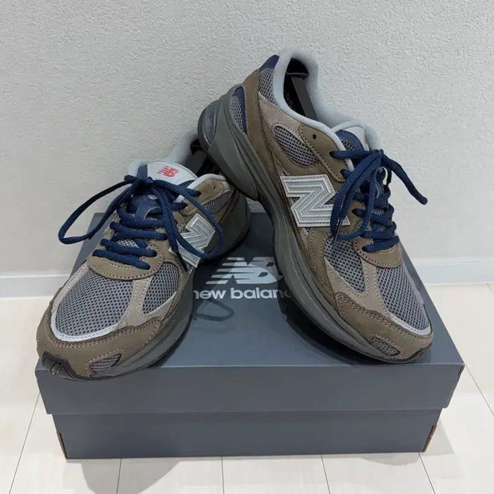 [SOLD OUT] [265] 뉴발란스 2010 카키스 콜라보 중고