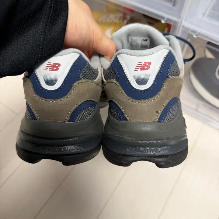 [SOLD OUT] [265] 뉴발란스 2010 카키스 콜라보 중고